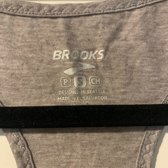 Brooks Women’s Distance Tank size Small - Picture 4 of 5